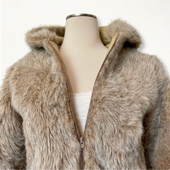 Vintage Cropped Faux Fur Hooded Zip-Up Jacket - Picture 5 of 16